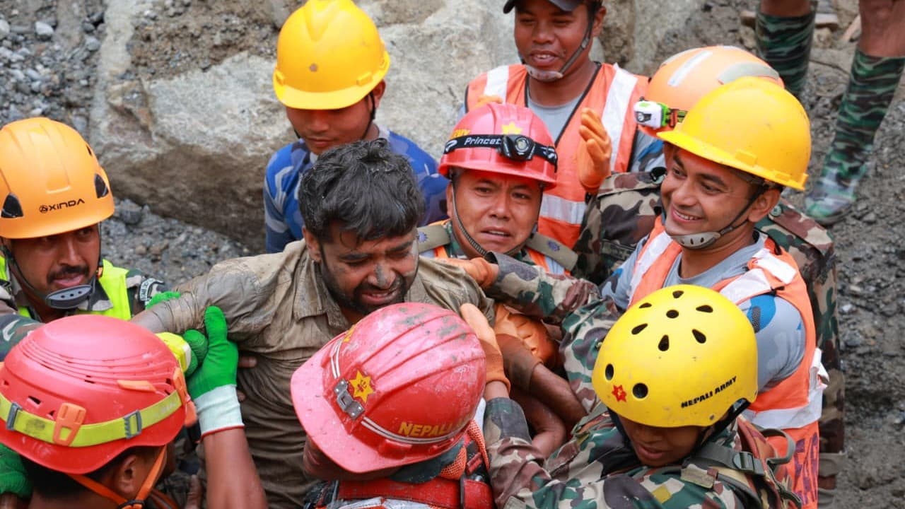 rasuwa-tunnel-two-workers-rescued-alive-after-nine-days